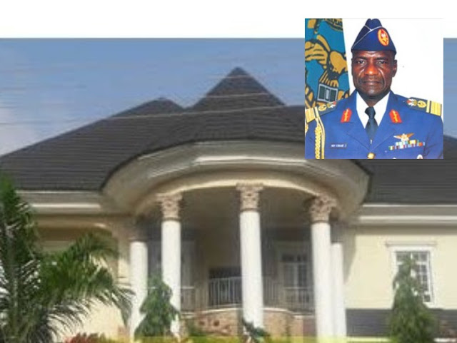 Bildergebnis für Chief of Air Staff, Air Marshal Mohammed Umar