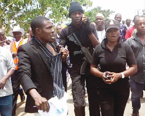 dss brutalise journalist