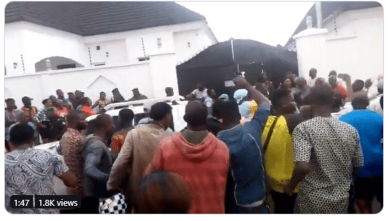 Ambodes-house-protesters