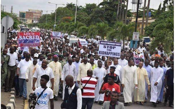Enugu-priest-protest3