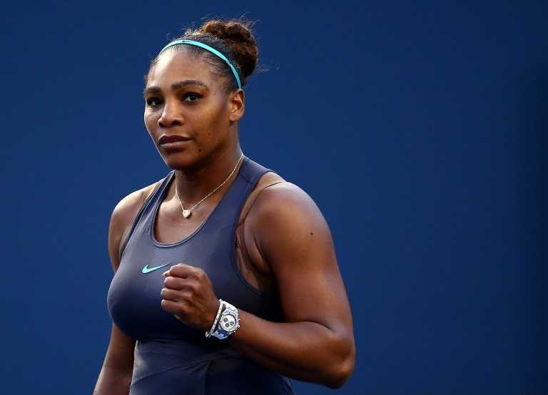serena-fist