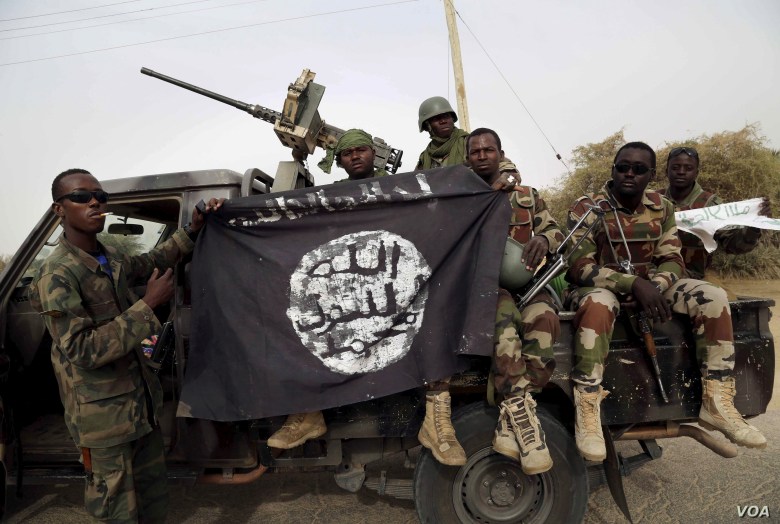 troops-with-bokoharam-flag