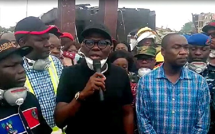 Babajide-Sanwo-Olu-visits-Explosion-scene